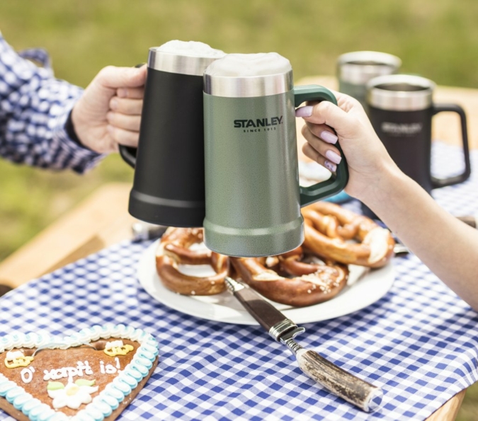 Stanley-Oktoberfest-Bierkrug.jpg